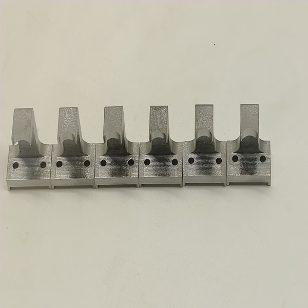 Metallgreiferbacke montiert Linienteile